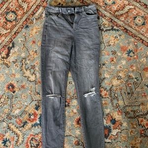 Grey Distressed American Eagle Skinny Jeans